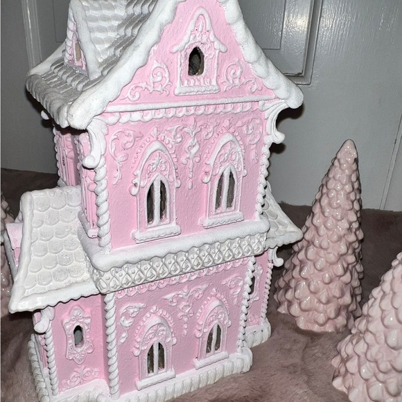 Custom Pink Gingerbread Victorian sugar house castle pastel lights up - Picture 2 of 8
